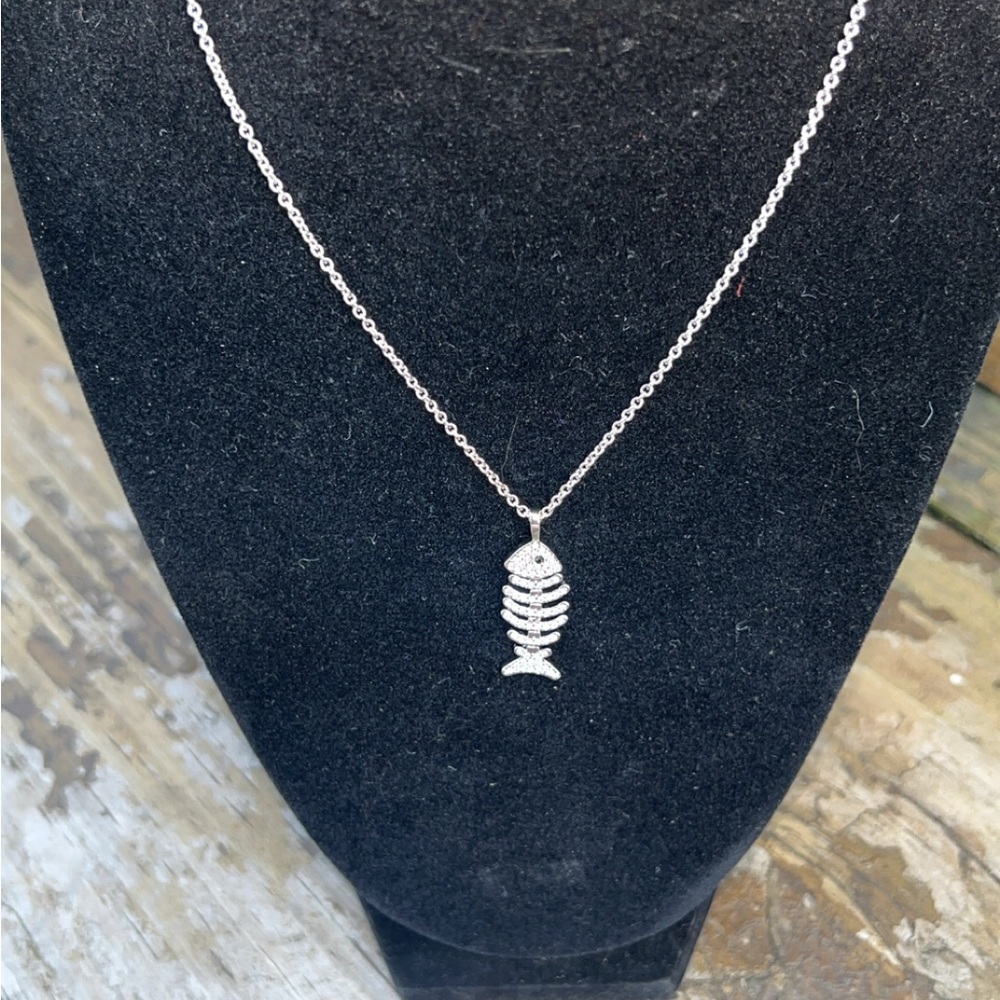 Fishtail Pendant Necklace